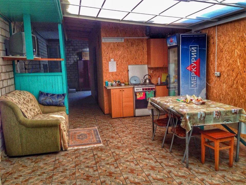 Tikhii Dvorik Hotel Anapa Buitenkant foto